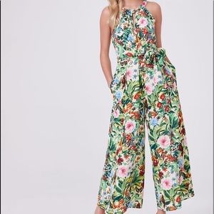 NWT Maggy London romper. Size 6. Zipper in back.